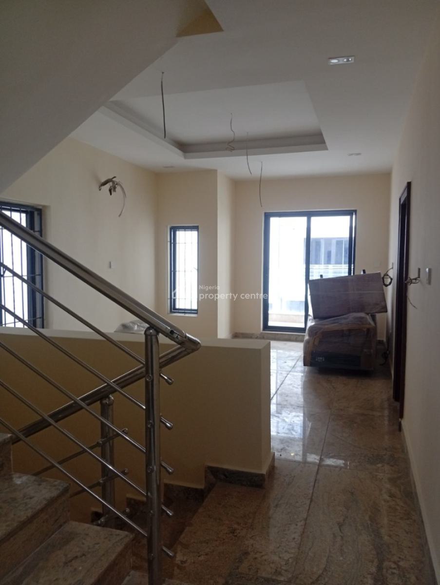 5bedrooms Duplex with Bq, Tarred Road, Guzape District, Abuja, Semi-detached Duplex for Rent