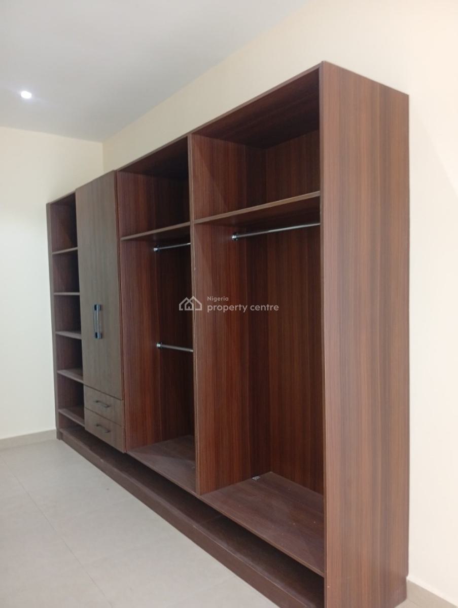 5bedrooms Duplex with Bq, Tarred Road, Guzape District, Abuja, Semi-detached Duplex for Rent
