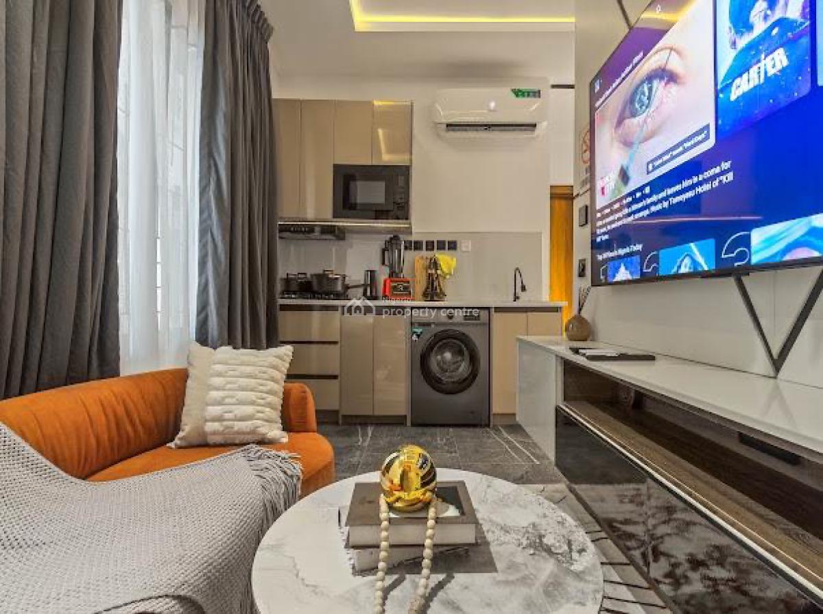 Lovely 2 Bedroom Smart Home,inbuilt Speaker, Ps5, Game Room, Off Admiralty Way, Lekki Phase 1, Lekki, Lagos, Flat / Apartment Short Let