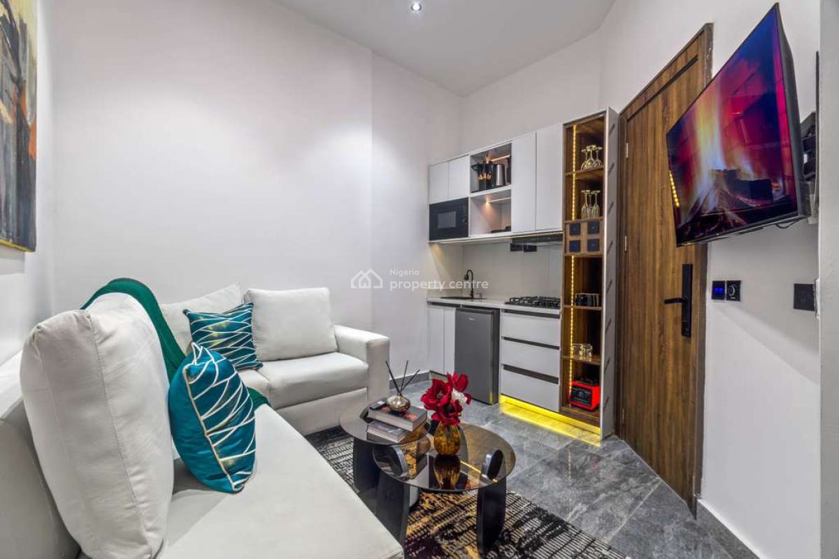 Lovely One Bedroom Smart Home with Inbuilt Speaker and Game Room, Off Admiralty Way, Lekki Phase 1, Lekki, Lagos, Flat / Apartment Short Let