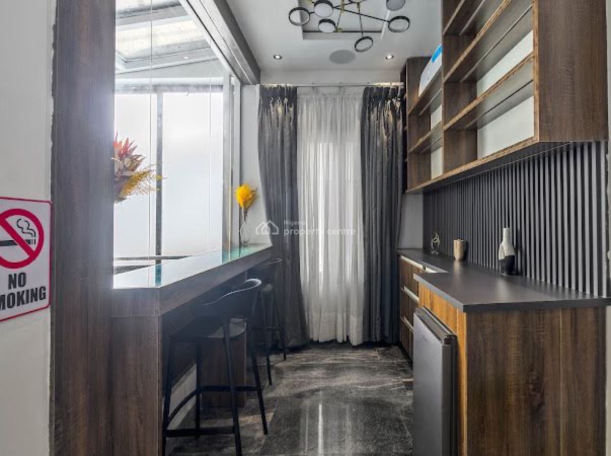 One Bedroom Smart Penthouse with Private Pool,private Lounge,wine Bar, Off Admiralty Way, Lekki Phase 1, Lekki, Lagos, Flat / Apartment Short Let