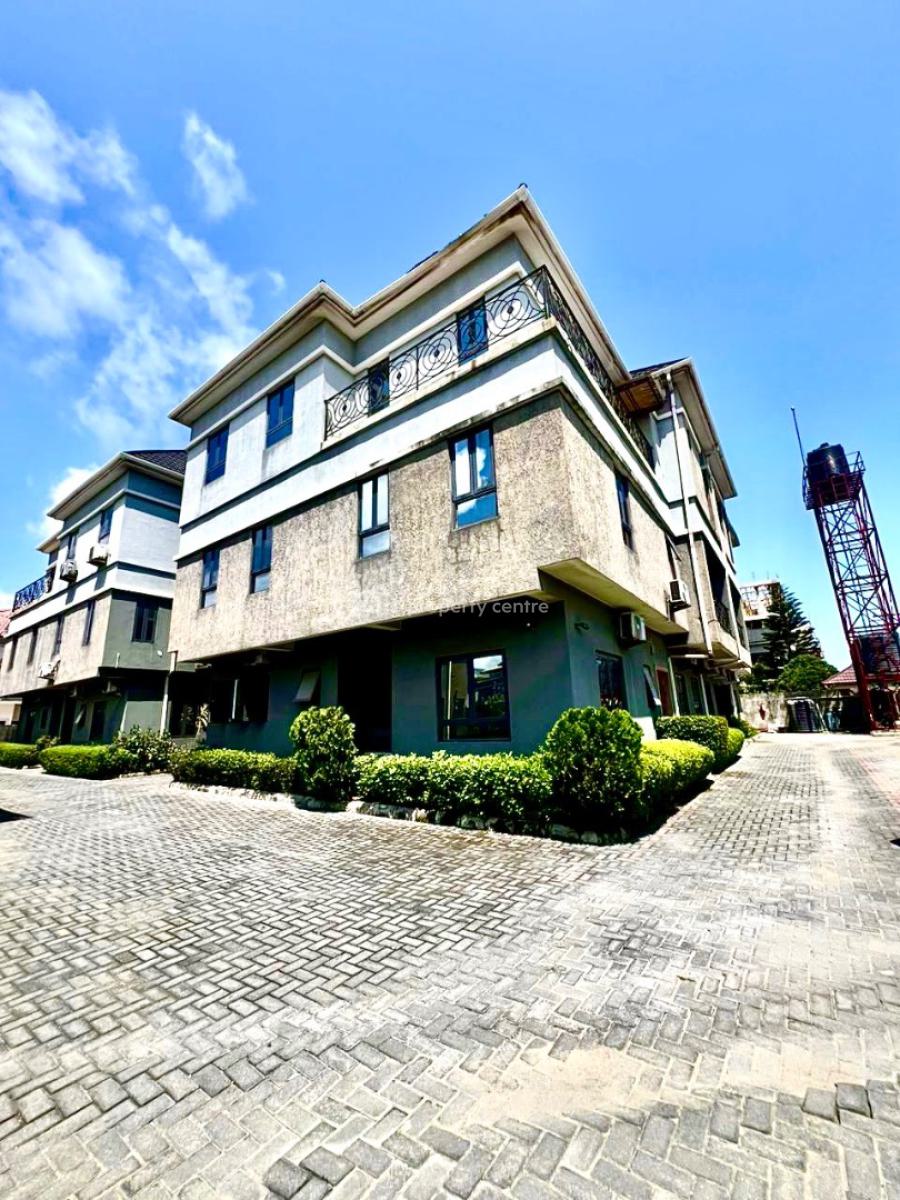 Serviced 3bedrooms Apartment with Bq, Lekki Phase 1, Lekki, Lagos, Flat / Apartment for Rent
