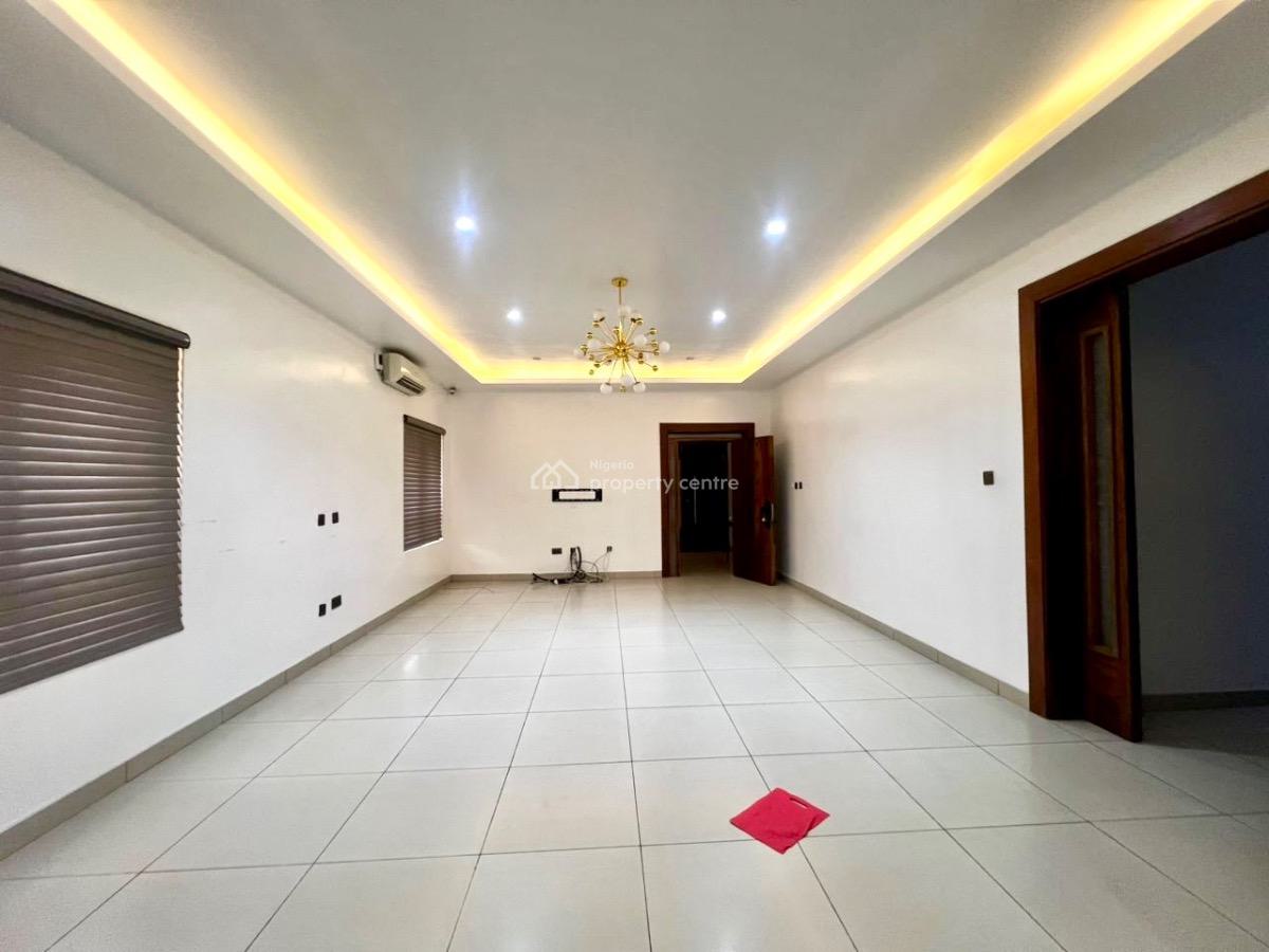 Serviced 3bedrooms Apartment with Bq, Lekki Phase 1, Lekki, Lagos, Flat / Apartment for Rent