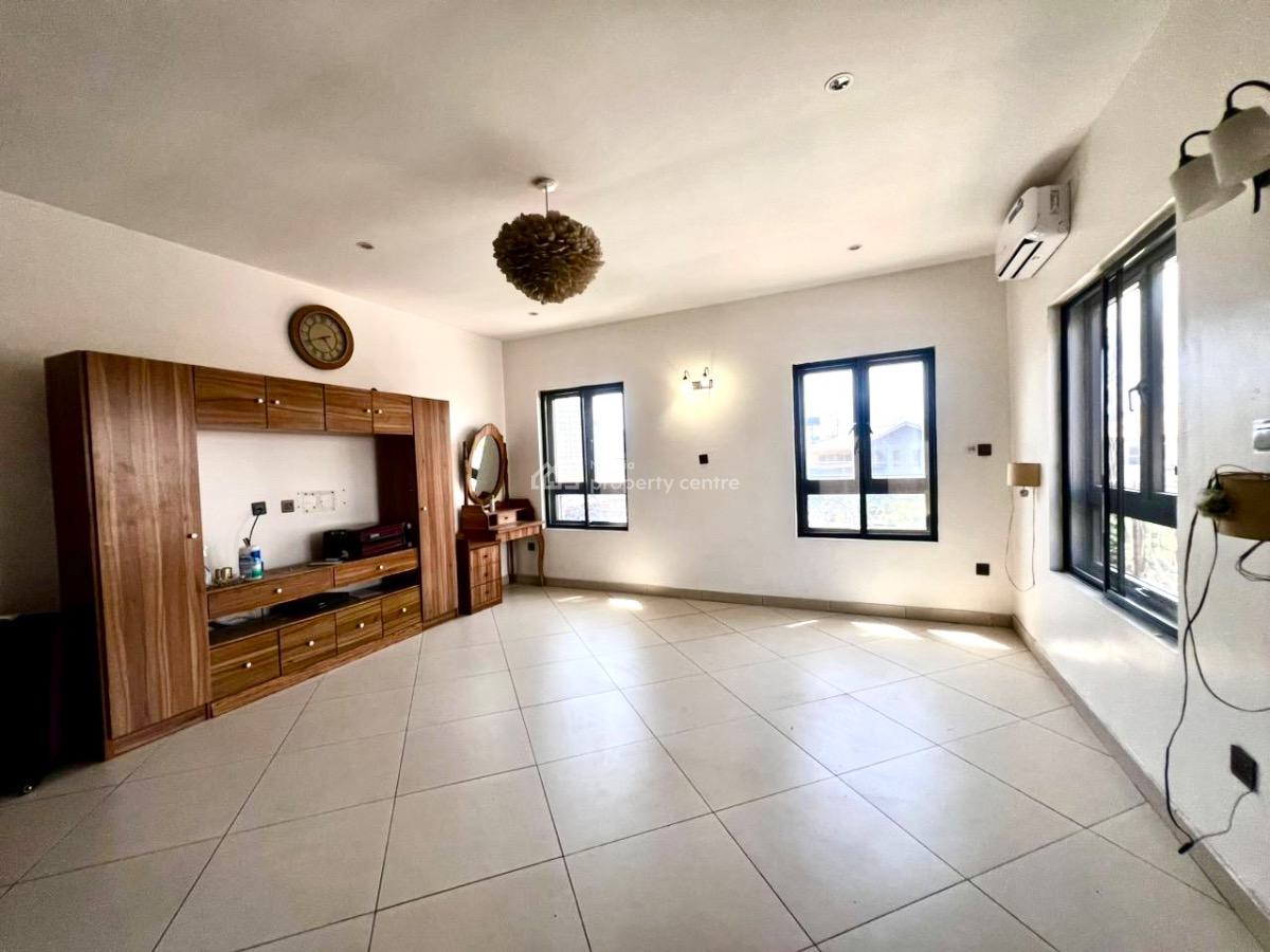 Serviced 3bedrooms Apartment with Bq, Lekki Phase 1, Lekki, Lagos, Flat / Apartment for Rent