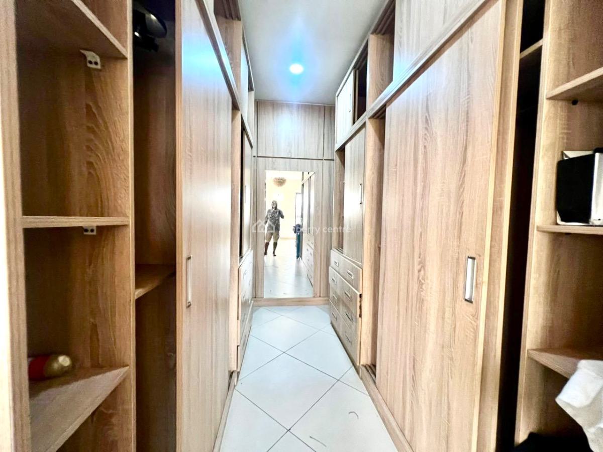 Serviced 3bedrooms Apartment with Bq, Lekki Phase 1, Lekki, Lagos, Flat / Apartment for Rent