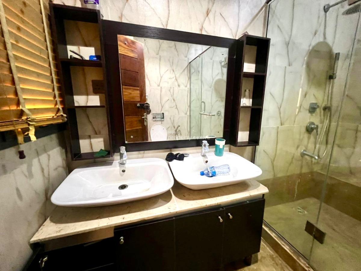 Serviced 3bedrooms Apartment with Bq, Lekki Phase 1, Lekki, Lagos, Flat / Apartment for Rent