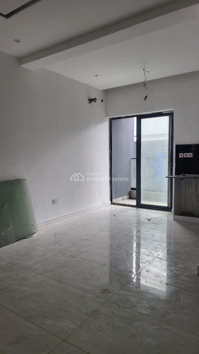 Modern and Beautifully Finished 2 Bedroom Apartment Located in a Seren, Comes with: Ensuite Bedrooms · Fully Fitted Kitchen · Swimming Pool ·, Ikate, Lekki, Lagos, Block of Flats for Sale