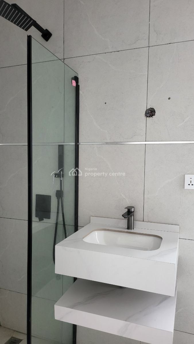 Modern and Beautifully Finished 2 Bedroom Apartment Located in a Seren, Comes with: Ensuite Bedrooms · Fully Fitted Kitchen · Swimming Pool ·, Ikate, Lekki, Lagos, Block of Flats for Sale