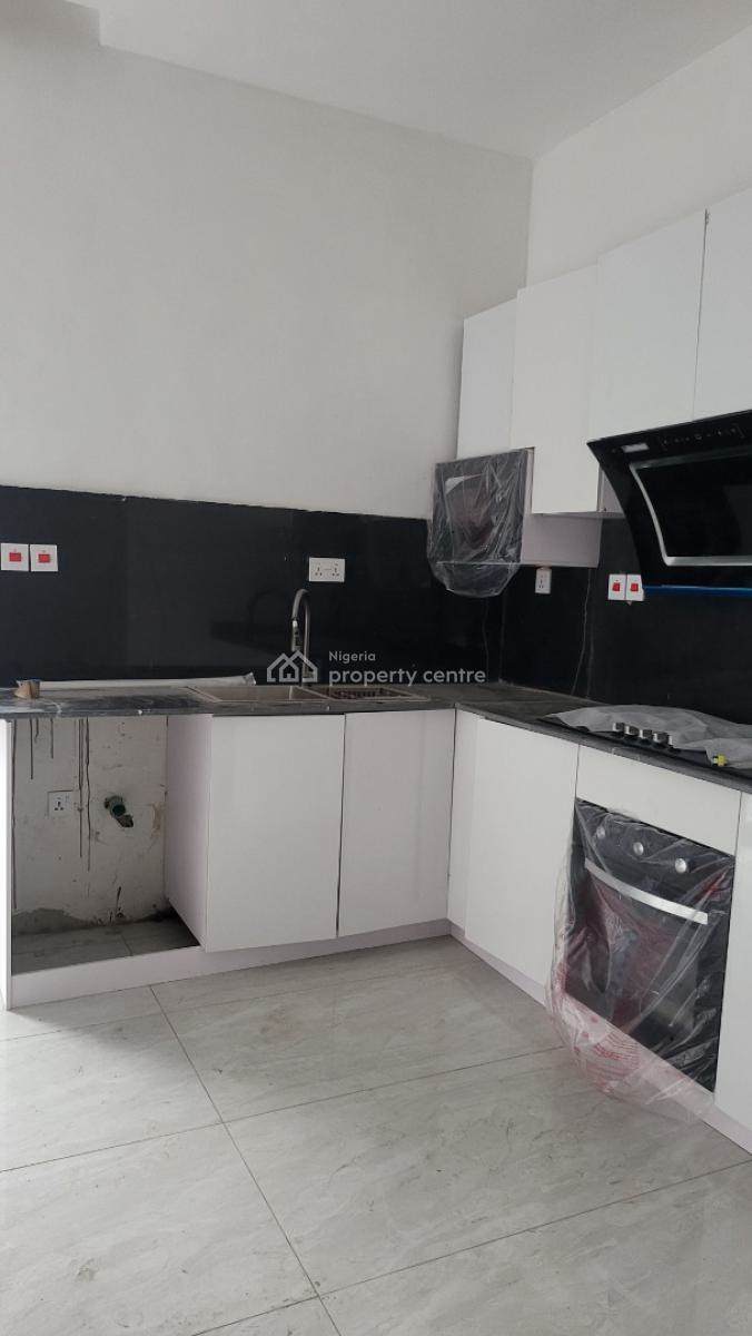 Modern and Beautifully Finished 2 Bedroom Apartment Located in a Seren, Comes with: Ensuite Bedrooms · Fully Fitted Kitchen · Swimming Pool ·, Ikate, Lekki, Lagos, Block of Flats for Sale