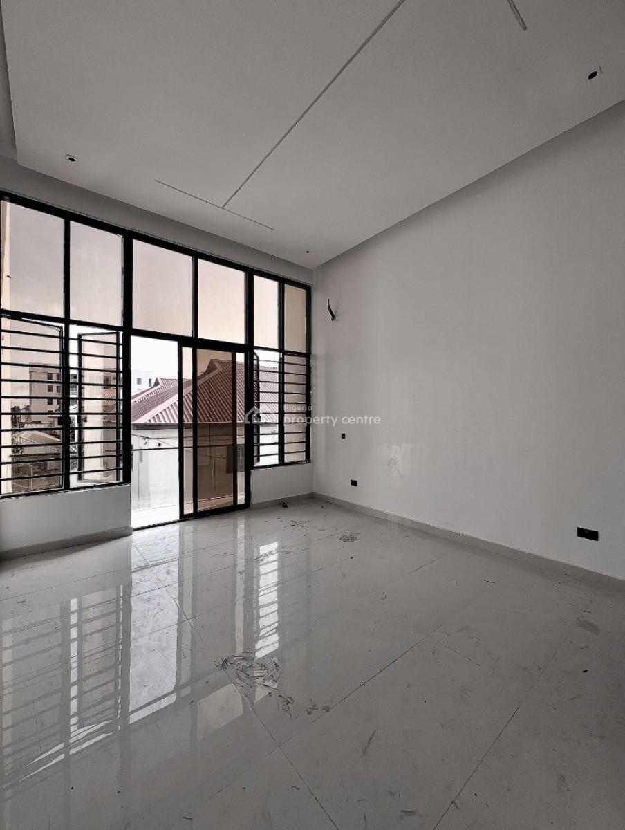 Fully Serviced 3 Bedroom Apartment with Bq, Lekki Phase 1, Lekki Phase 1, Lekki, Lagos, Block of Flats for Sale