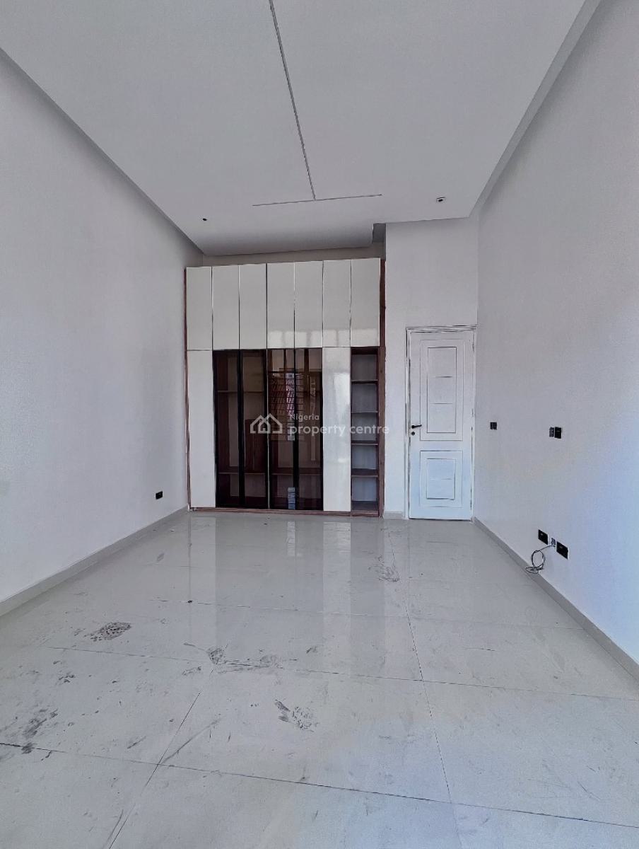 Fully Serviced 3 Bedroom Apartment with Bq, Lekki Phase 1, Lekki Phase 1, Lekki, Lagos, Block of Flats for Sale