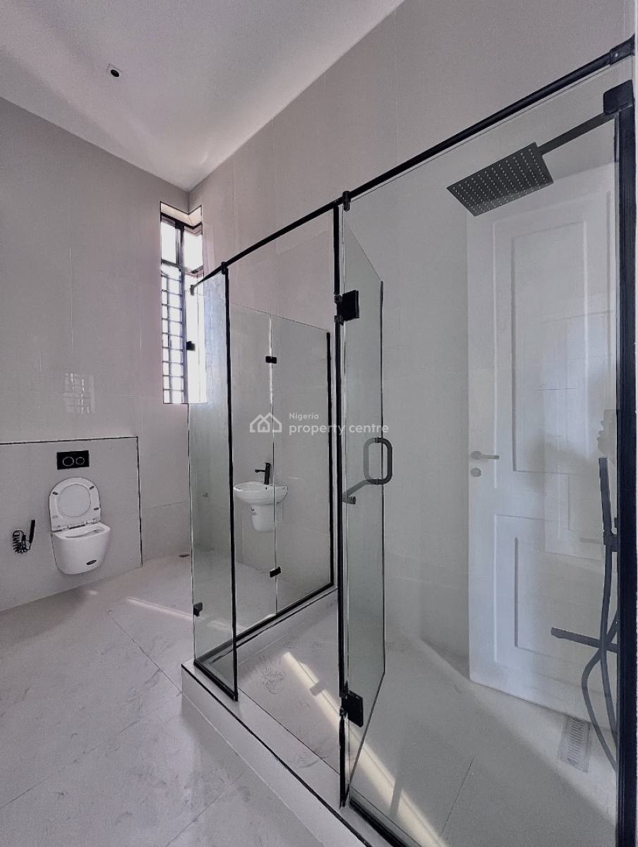 Fully Serviced 3 Bedroom Apartment with Bq, Lekki Phase 1, Lekki Phase 1, Lekki, Lagos, Block of Flats for Sale