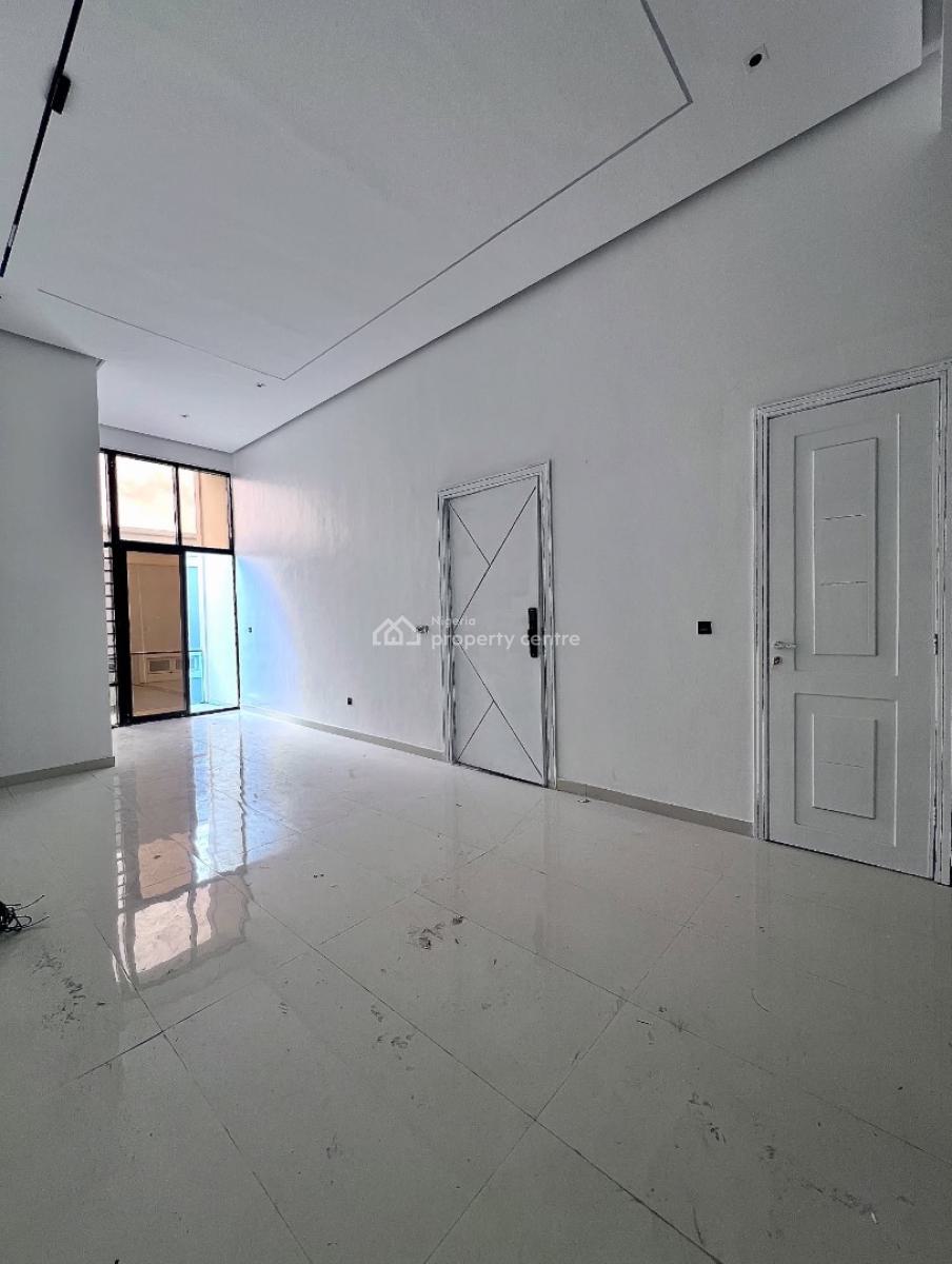 Fully Serviced 3 Bedroom Apartment with Bq, Lekki Phase 1, Lekki Phase 1, Lekki, Lagos, Block of Flats for Sale