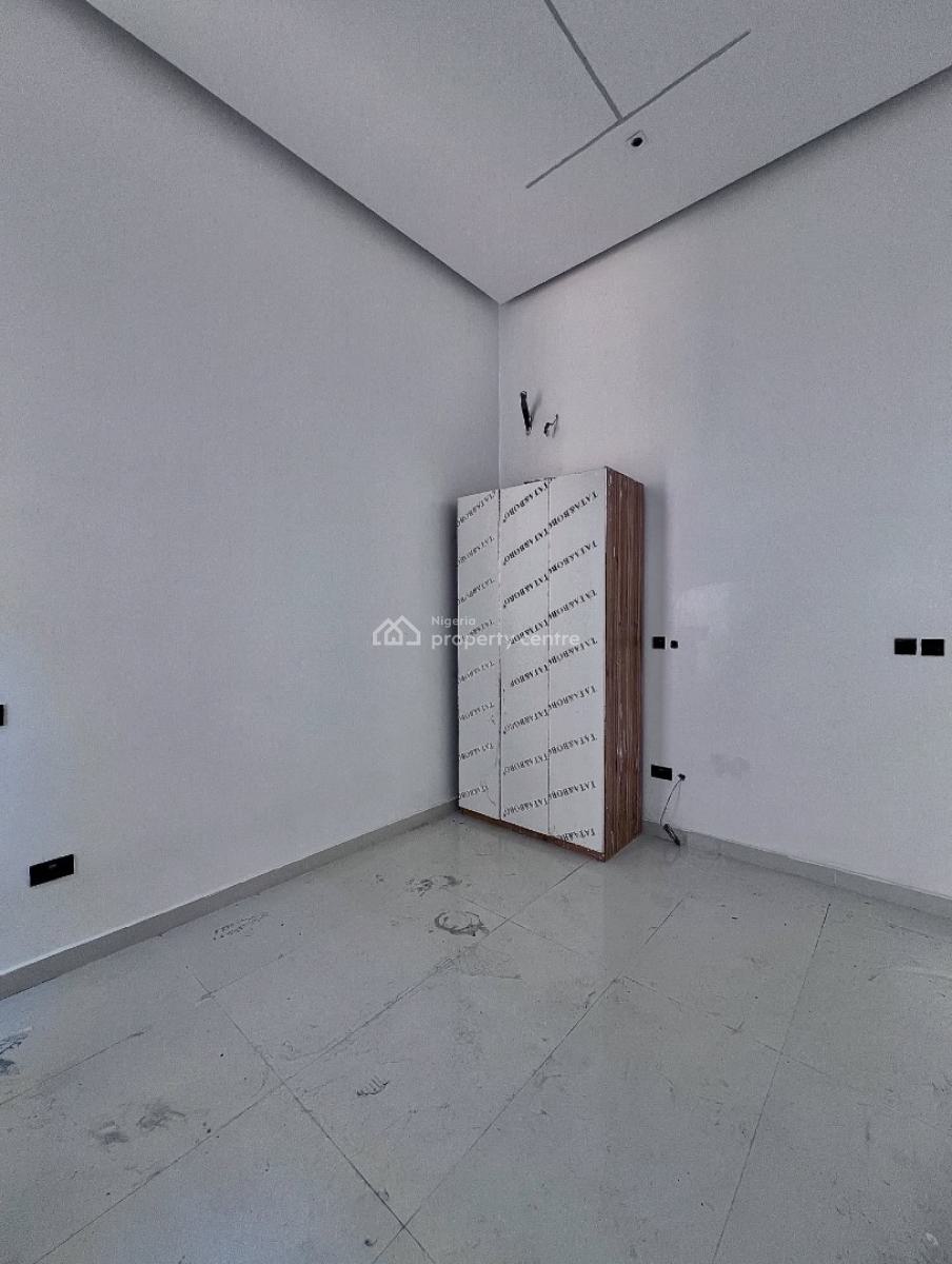 Fully Serviced 3 Bedroom Apartment with Bq, Lekki Phase 1, Lekki Phase 1, Lekki, Lagos, Block of Flats for Sale