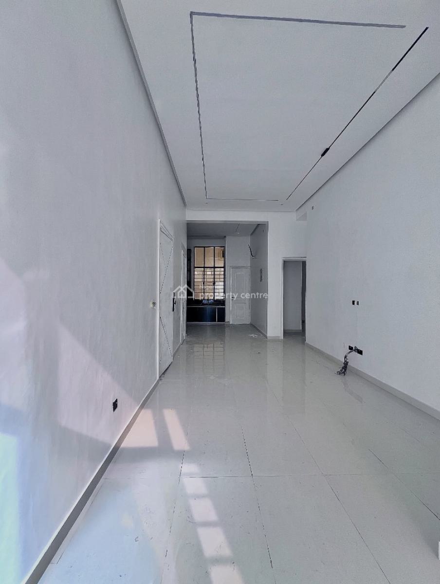 Fully Serviced 3 Bedroom Apartment with Bq, Lekki Phase 1, Lekki Phase 1, Lekki, Lagos, Block of Flats for Sale