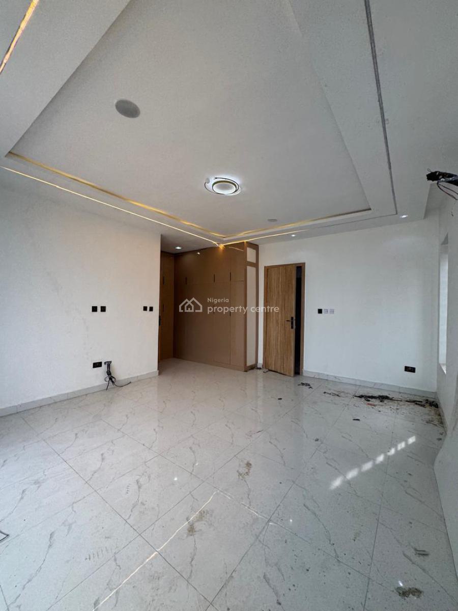 Self Compound 4bedroom Semi Detached Duplex with a Bq Partially Servic, Ikota, Lekki, Lagos, Semi-detached Duplex for Sale