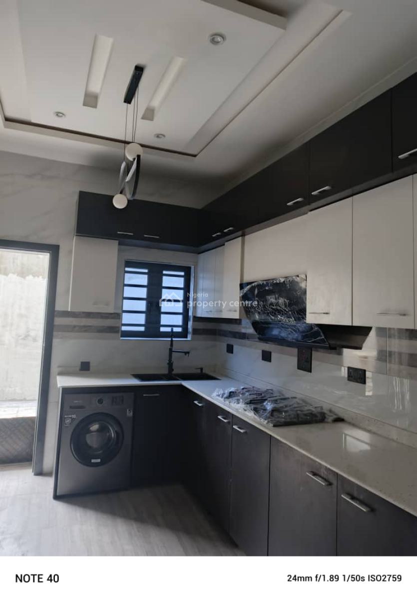 Newly Built  5nos 3bedrooms Luxury Apartment, Shonibare Estate, Maryland, Lagos, Flat / Apartment for Rent