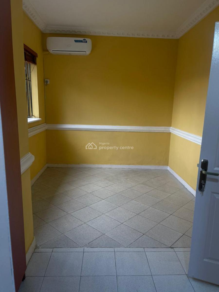 3bedrooms Spacious Apartment, Shonibare Estate, Maryland, Lagos, Flat / Apartment for Rent