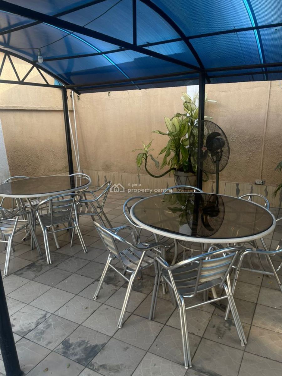 3bedrooms Spacious Apartment, Shonibare Estate, Maryland, Lagos, Flat / Apartment for Rent