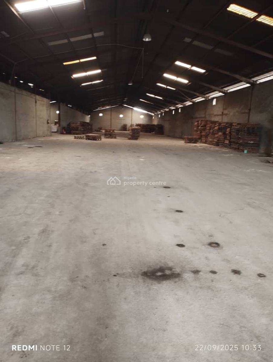 4 Bays Warehouse in Exclusive Compound, Ilasa, Iyana Isolo, Isolo, Lagos, Warehouse for Rent