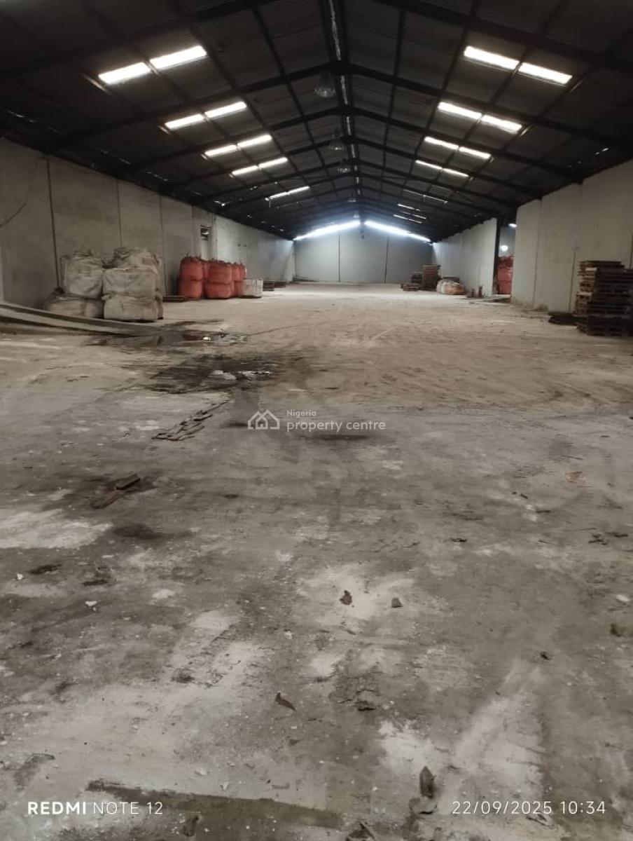 4 Bays Warehouse in Exclusive Compound, Ilasa, Iyana Isolo, Isolo, Lagos, Warehouse for Rent