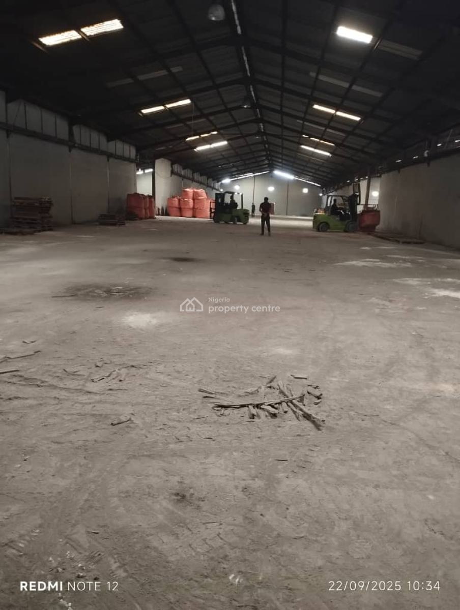 4 Bays Warehouse in Exclusive Compound, Ilasa, Iyana Isolo, Isolo, Lagos, Warehouse for Rent