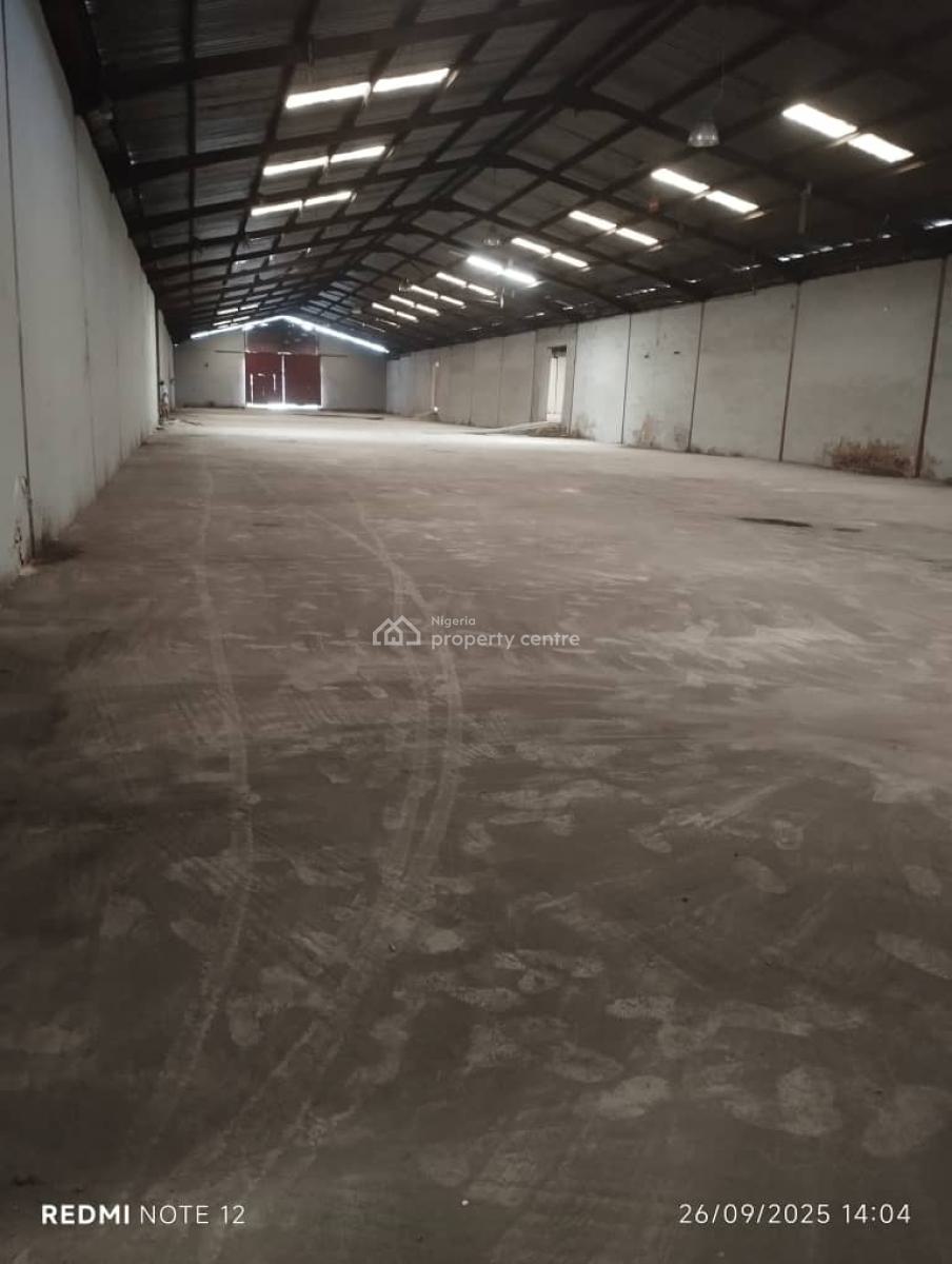 4 Bays Warehouse in Exclusive Compound, Ilasa, Iyana Isolo, Isolo, Lagos, Warehouse for Rent