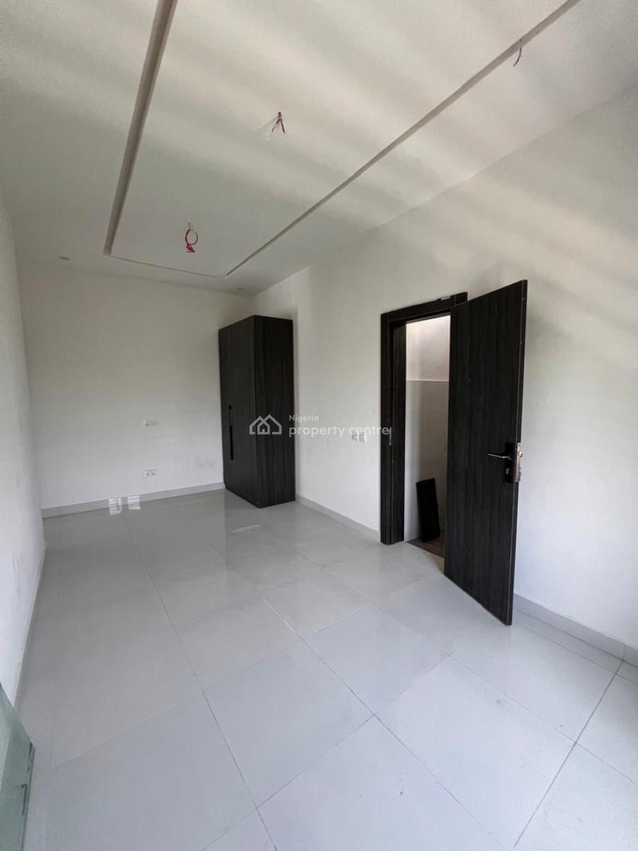 4bedroom Semi - Detached +bq, Spacious Semi- Detached in Ajah, Lekki, Lagos, Semi-detached Duplex for Sale