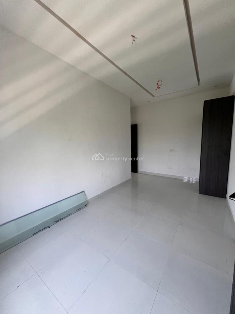 4bedroom Semi - Detached +bq, Spacious Semi- Detached in Ajah, Lekki, Lagos, Semi-detached Duplex for Sale