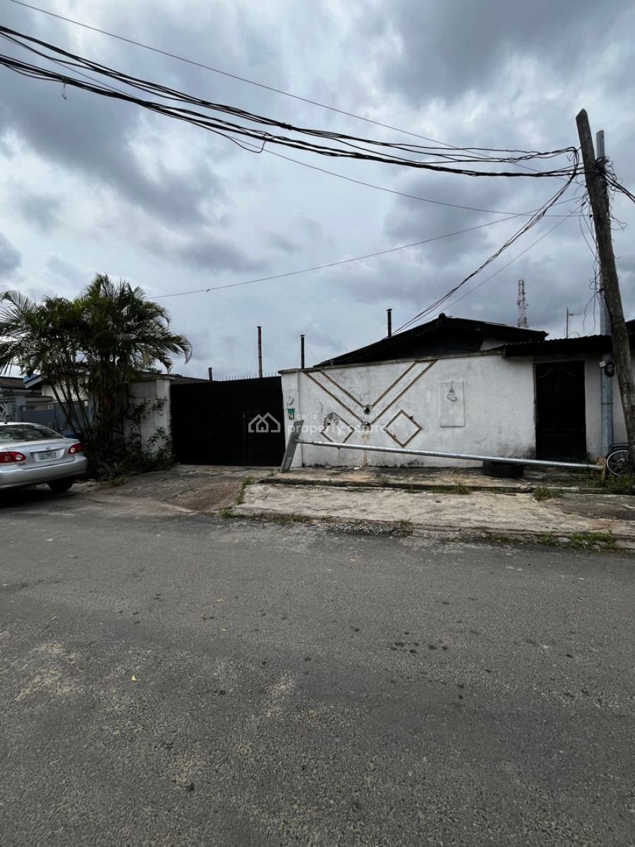Spacious Detached Bungalow on 600sqm, Off Eric Moore Road, Eric Moore, Surulere, Lagos, Detached Bungalow for Sale