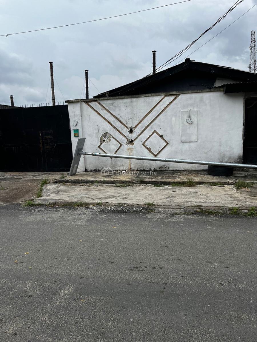 Spacious Detached Bungalow on 600sqm, Off Eric Moore Road, Eric Moore, Surulere, Lagos, Detached Bungalow for Sale