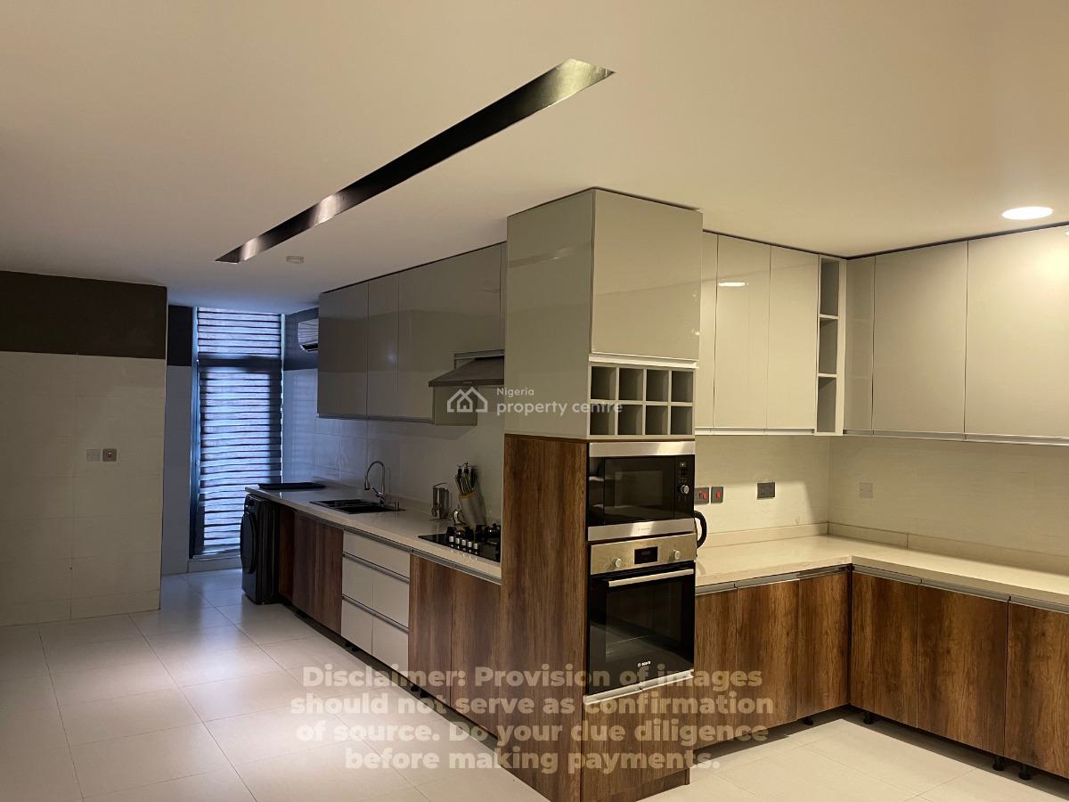 Buzzling Three (3) Beds Waterfront Apartment with Gym & Pool, Located at Admiralty Way, Lekki Phase 1, Lekki, Lagos, Flat / Apartment Short Let