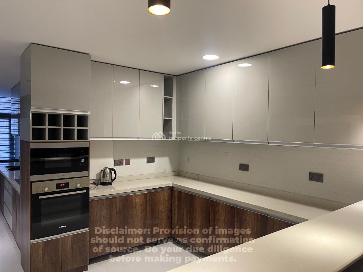 Buzzling Three (3) Beds Waterfront Apartment with Gym & Pool, Located at Admiralty Way, Lekki Phase 1, Lekki, Lagos, Flat / Apartment Short Let