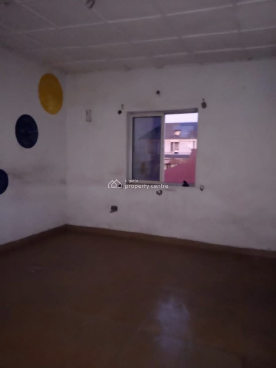 Executive Standard Two Bedroom Flat, Ebute Metta East, Yaba, Lagos, Flat / Apartment for Rent