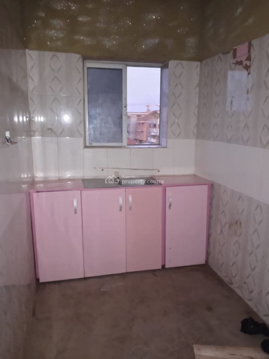 Executive Standard Two Bedroom Flat, Ebute Metta East, Yaba, Lagos, Flat / Apartment for Rent