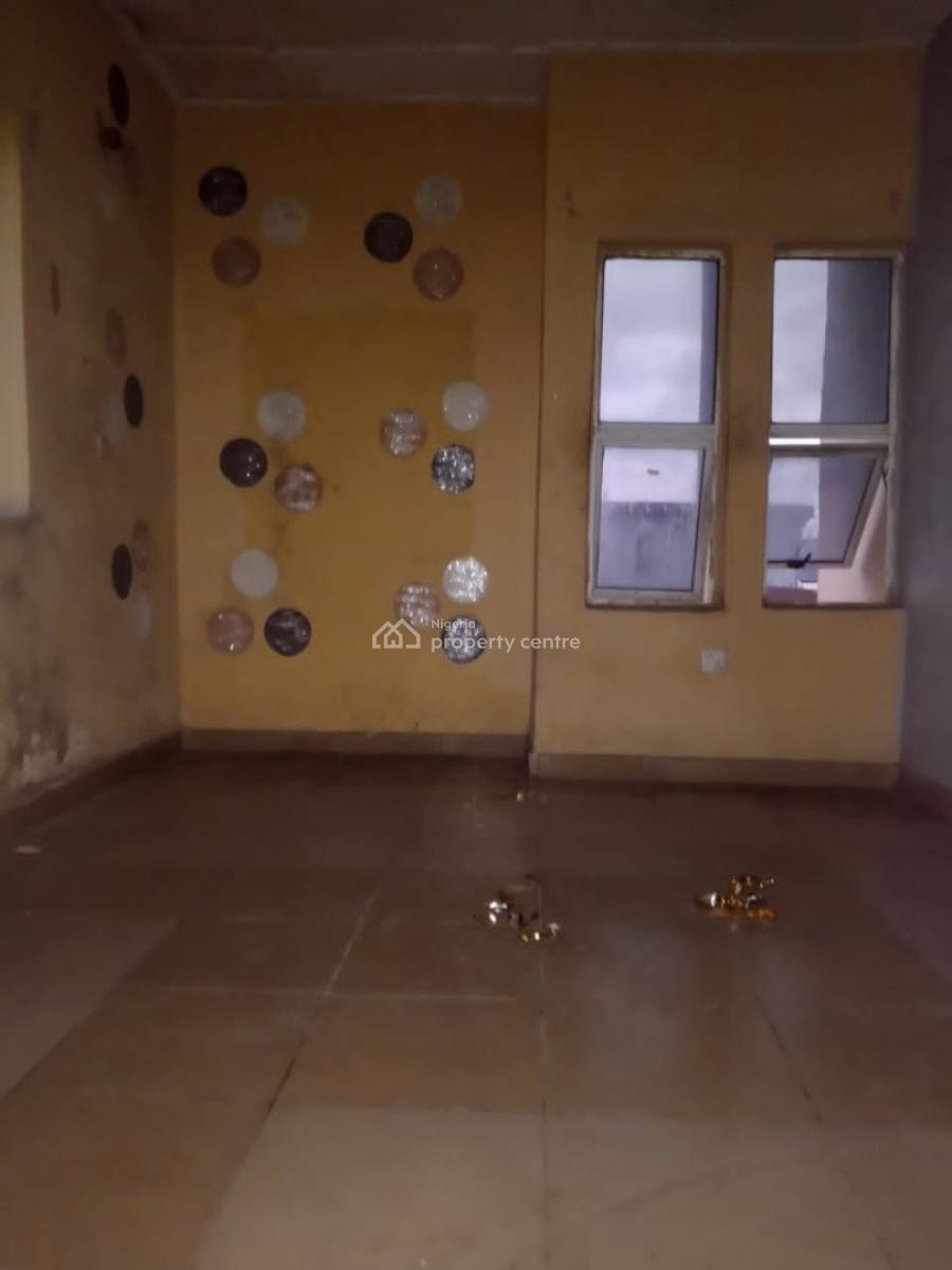 Executive Standard Two Bedroom Flat, Ebute Metta East, Yaba, Lagos, Flat / Apartment for Rent
