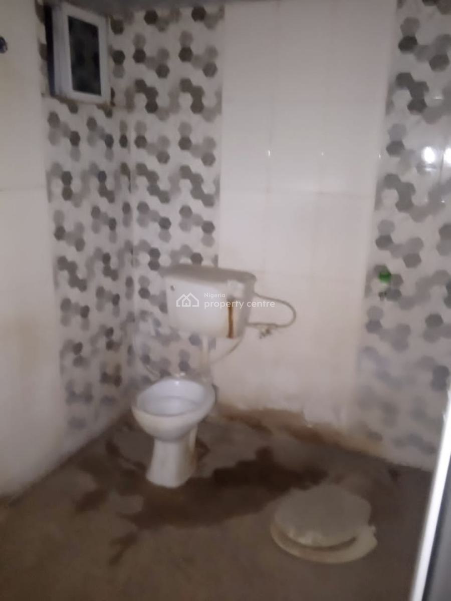 Executive Standard Two Bedroom Flat, Ebute Metta East, Yaba, Lagos, Flat / Apartment for Rent