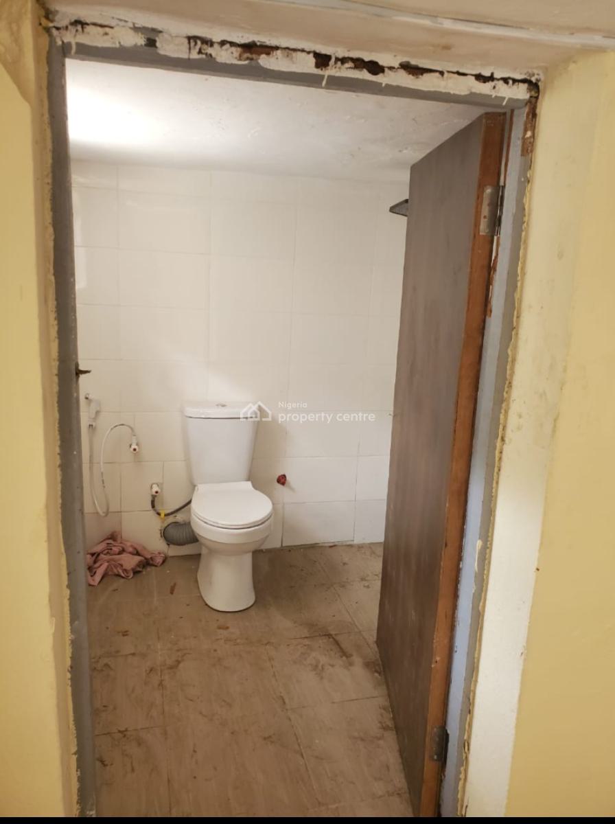 Renovated Mini Flat + Amenities, @ Akiode Area, Via Omole Phase 1 Ojodu-ikeja, Akiode, Ojodu, Lagos, Mini Flat (room and Parlour) for Rent