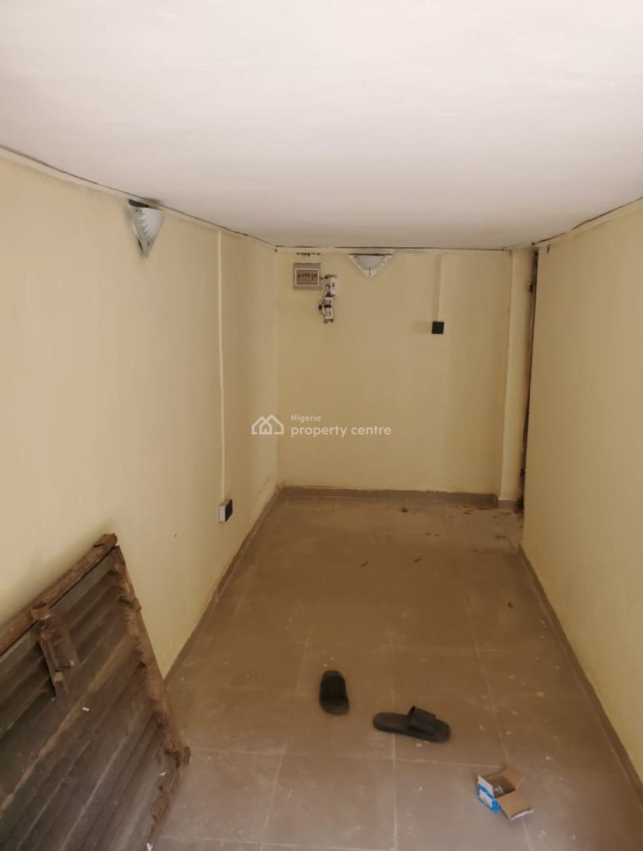 Renovated Mini Flat + Amenities, @ Akiode Area, Via Omole Phase 1 Ojodu-ikeja, Akiode, Ojodu, Lagos, Mini Flat (room and Parlour) for Rent