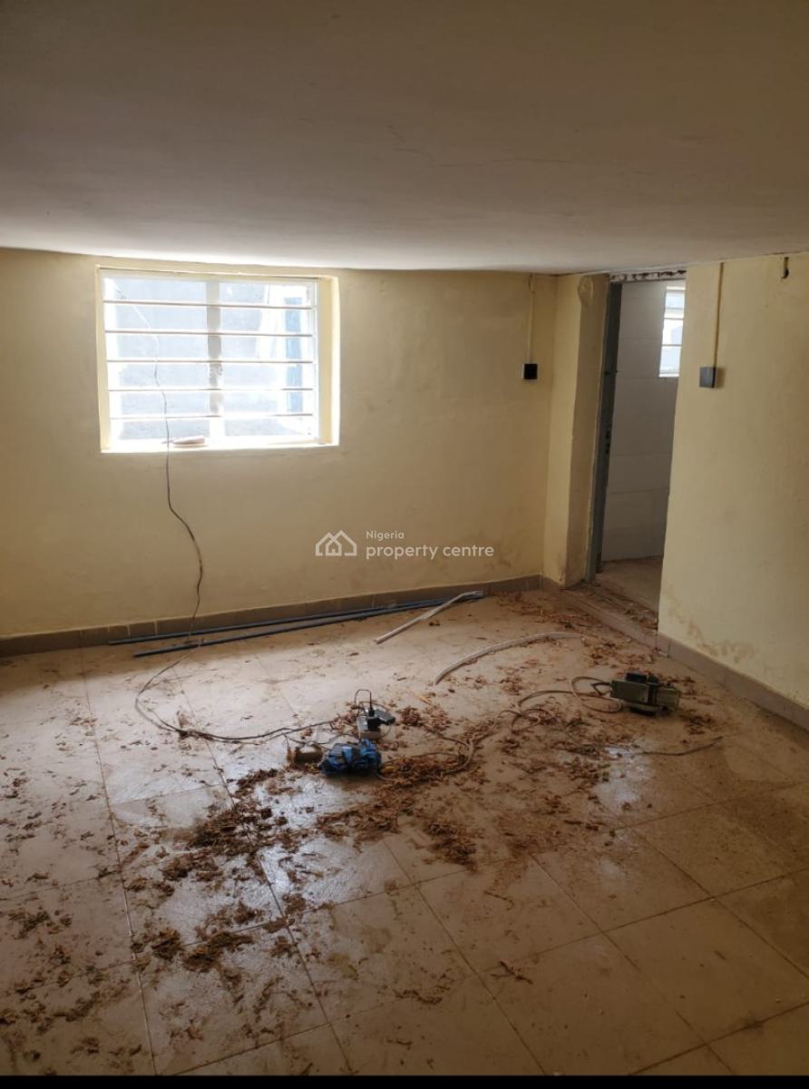 Renovated Mini Flat + Amenities, @ Akiode Area, Via Omole Phase 1 Ojodu-ikeja, Akiode, Ojodu, Lagos, Mini Flat (room and Parlour) for Rent