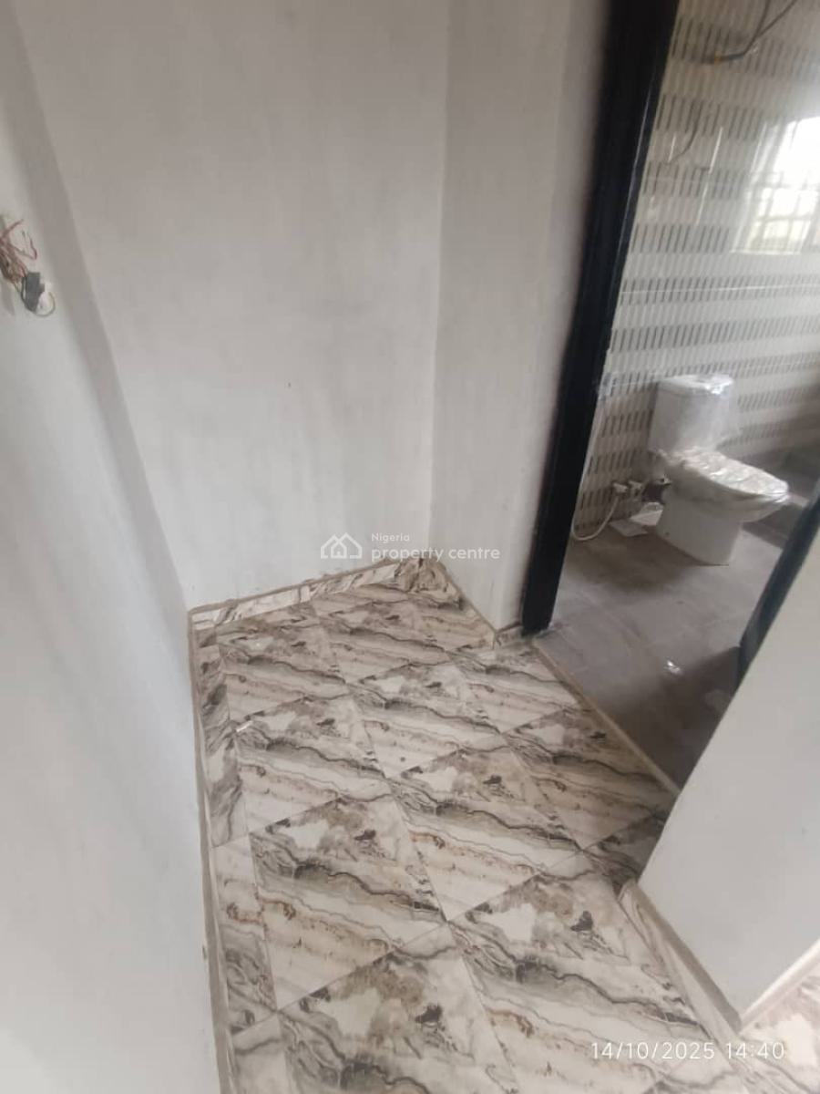 a Newly Renovated  3 Bedrooms Flat. First Floor, Onike, Yaba, Lagos, Flat / Apartment for Rent