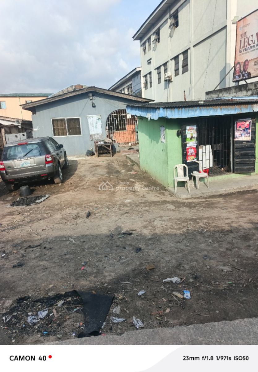 Property in Ijesha Surulere, Off Ogunlana Street Ijesha Surulere, Ijesha, Surulere, Lagos, Block of Flats for Sale