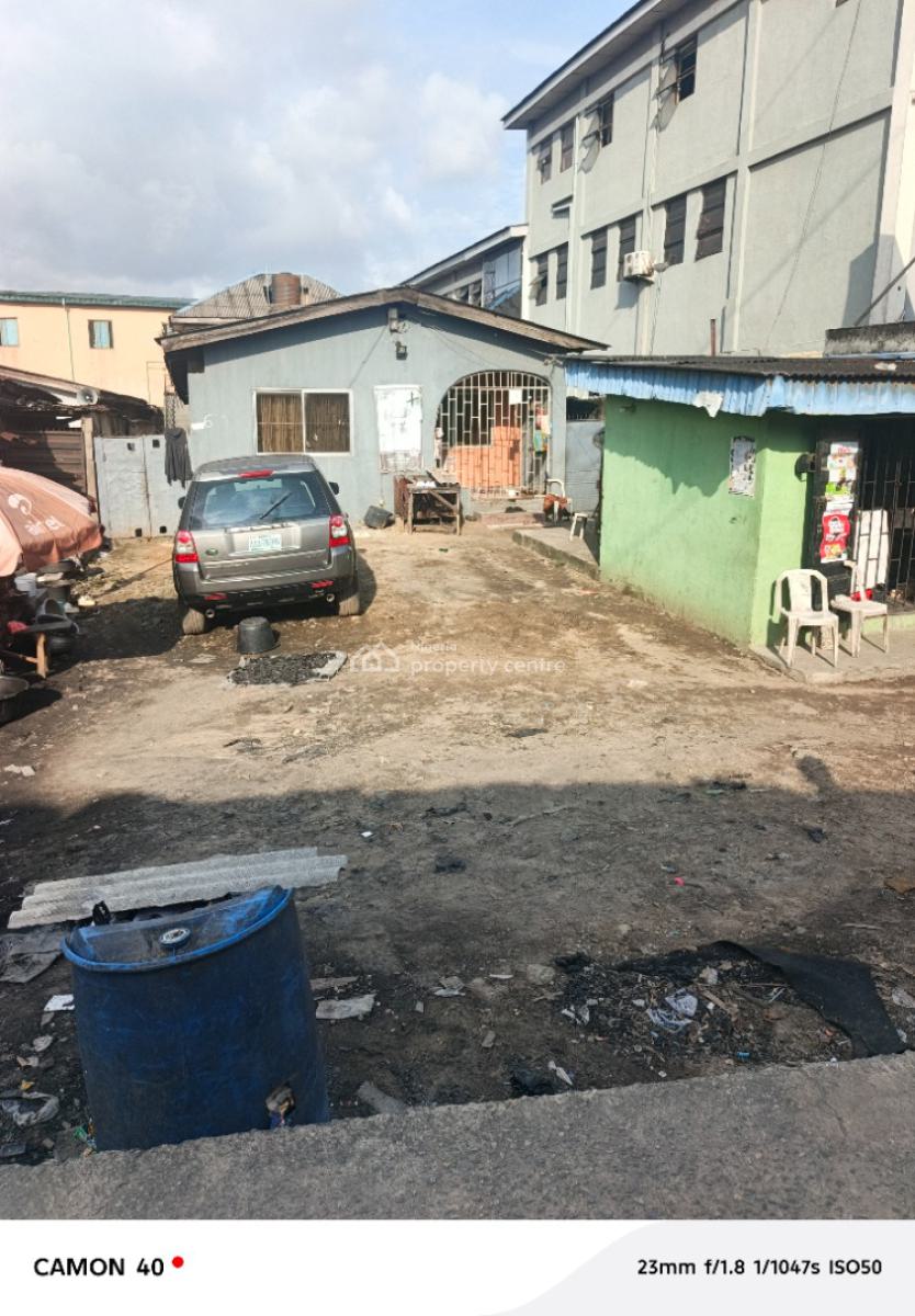 Property in Ijesha Surulere, Off Ogunlana Street Ijesha Surulere, Ijesha, Surulere, Lagos, Block of Flats for Sale