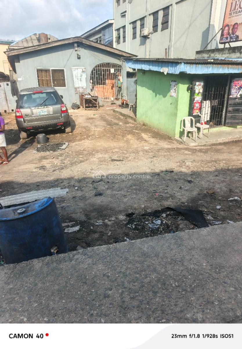 Property in Ijesha Surulere, Off Ogunlana Street Ijesha Surulere, Ijesha, Surulere, Lagos, Block of Flats for Sale