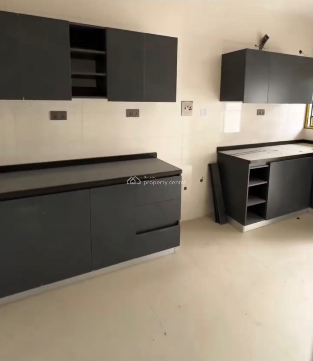 Beautiful 3 Bedroom Apartment, Lugbe District, Abuja, Block of Flats for Sale