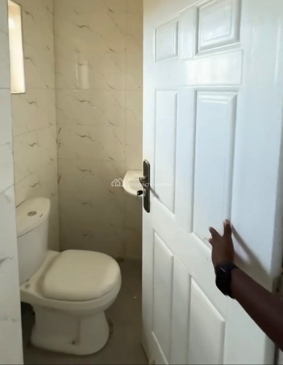 Beautiful 3 Bedroom Apartment, Lugbe District, Abuja, Block of Flats for Sale