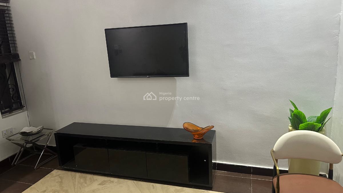 One Bed, Lekki Phase 1, Lekki, Lagos, Mini Flat (room and Parlour) for Rent