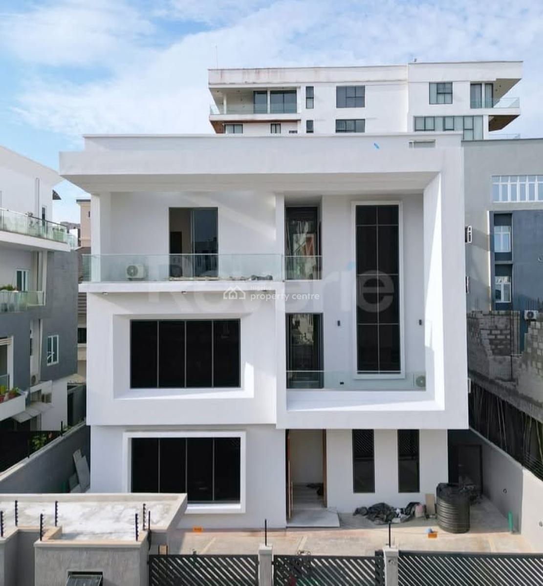 an Oligarch 5 Bedroom Duplex, By Banana Island, Ikoyi, Lagos, Detached Duplex for Sale