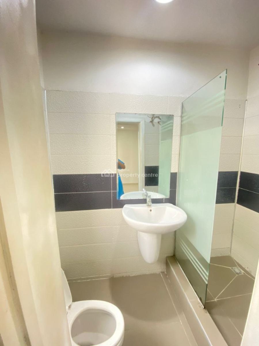 2 Bedroom Serviced Apartment Upstairs with Balcony, Lekki Lagos, Lekki, Lagos, Flat / Apartment for Rent