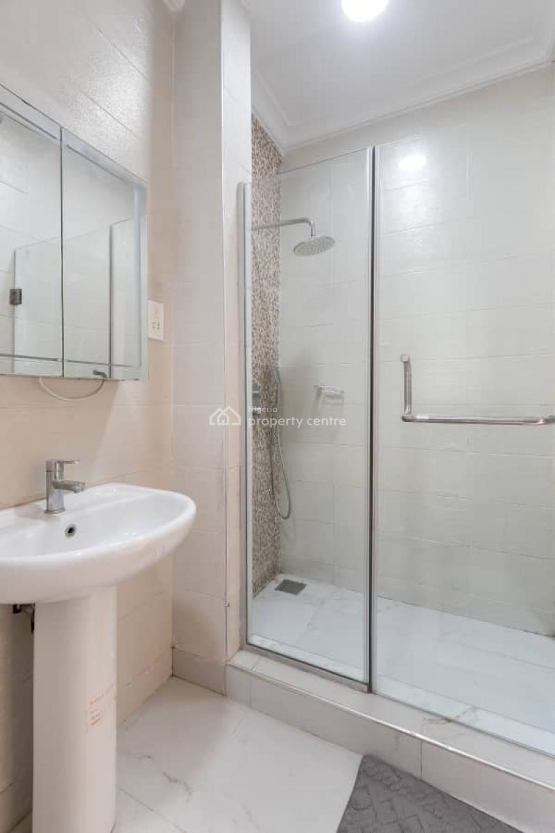2 Bedroom Waterfront View with Swimming Pool,gym,ps5,snooker & Tennis, Periwinkle Estate, Lekki Phase 1, Lekki, Lagos, Flat / Apartment Short Let